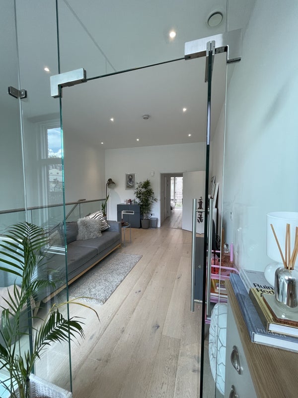 Room Camden Road in Greater London