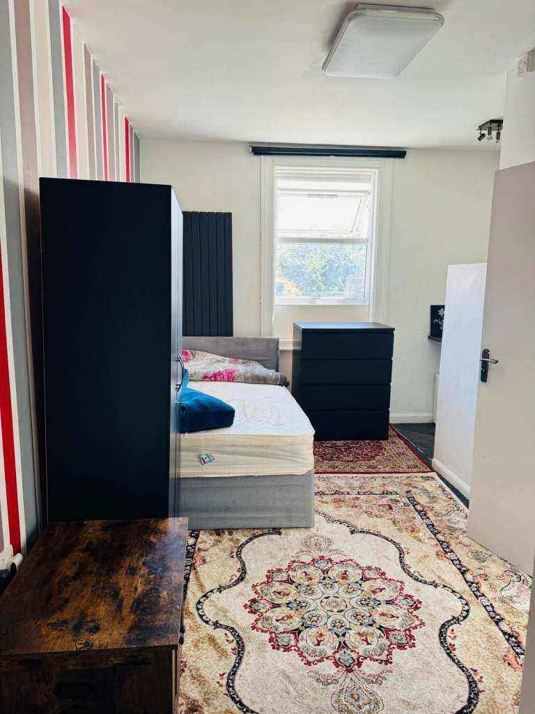 Flat Lea Bridge Road in Greater London