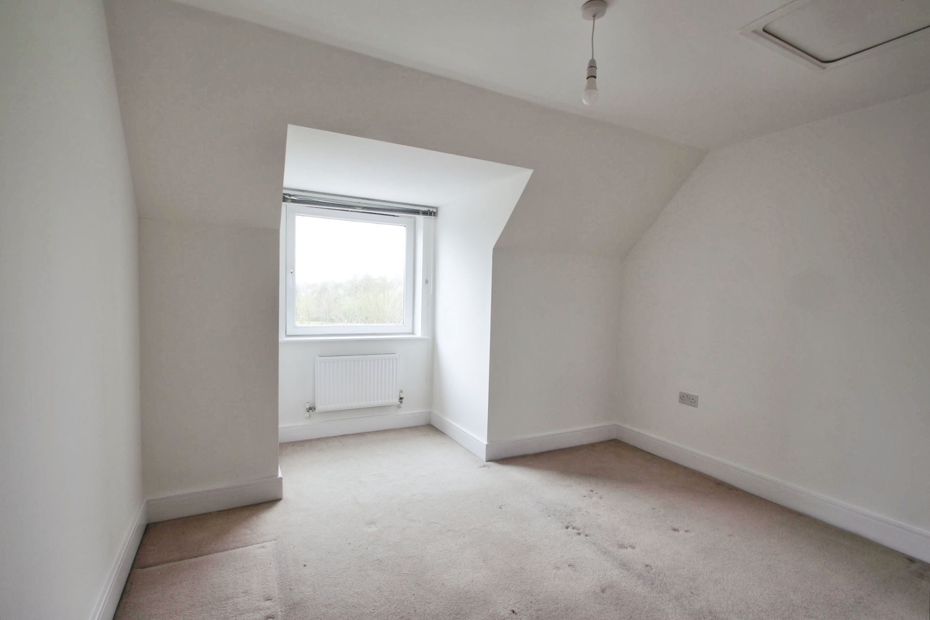House Wraysbury Drive in Greater London