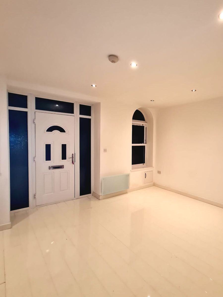 Flat Castilian Terrace in Northampton
