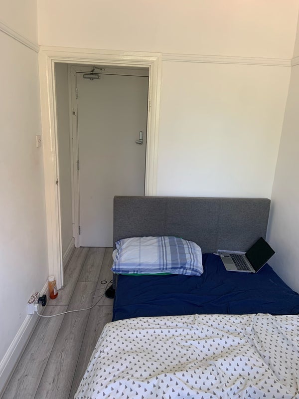 Room New Broadway in Greater London