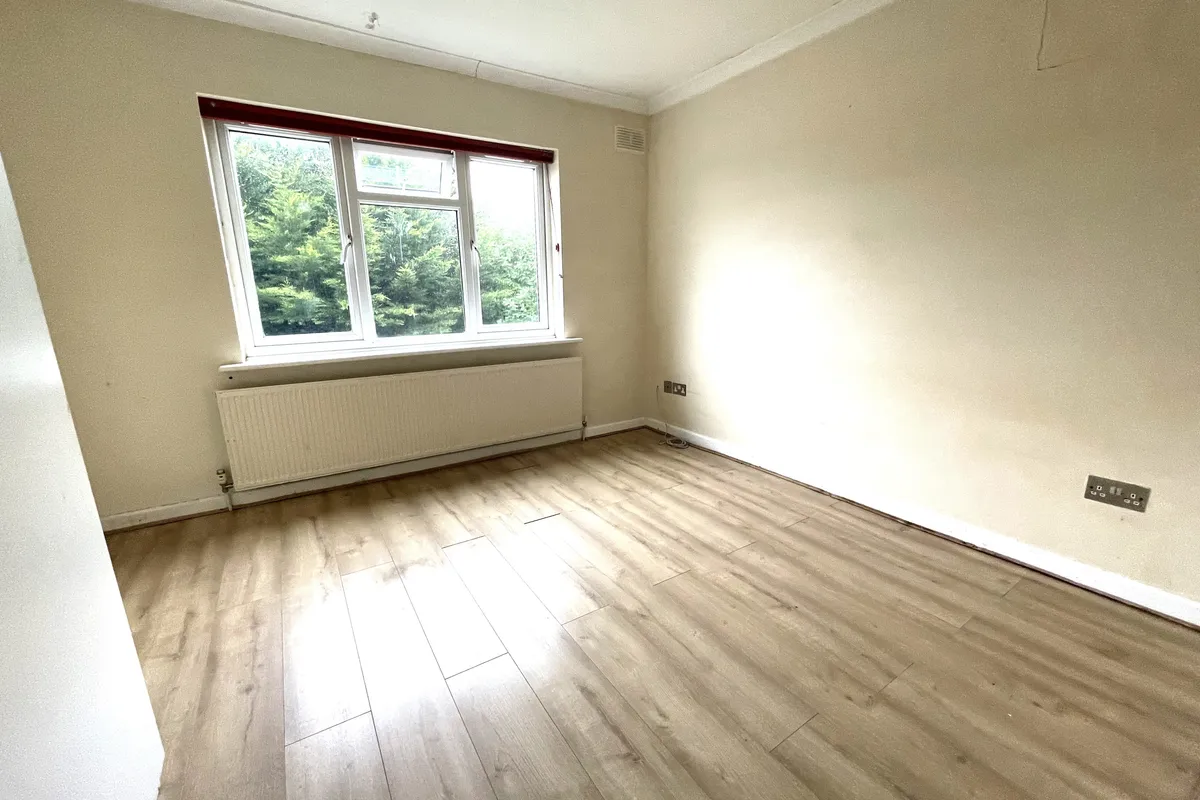 Flat Horseshoe Lane in Watford