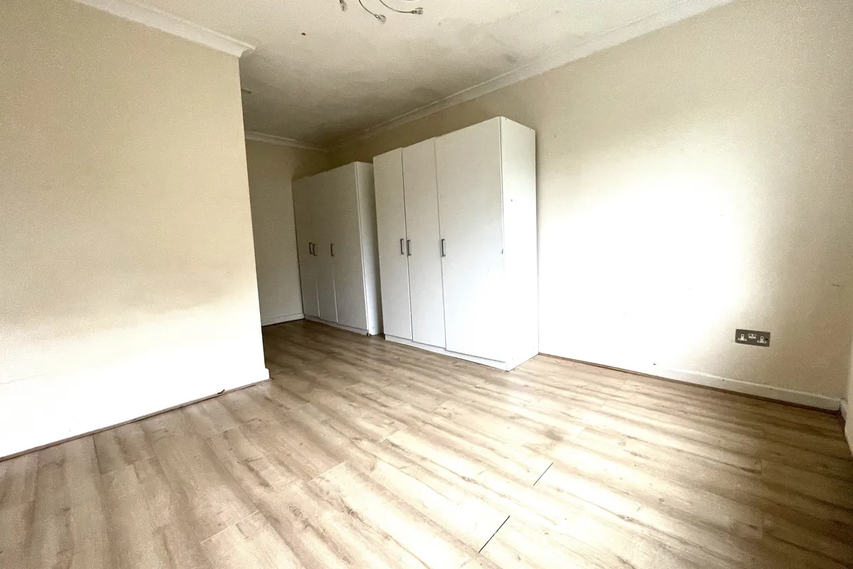 Flat Horseshoe Lane in Watford
