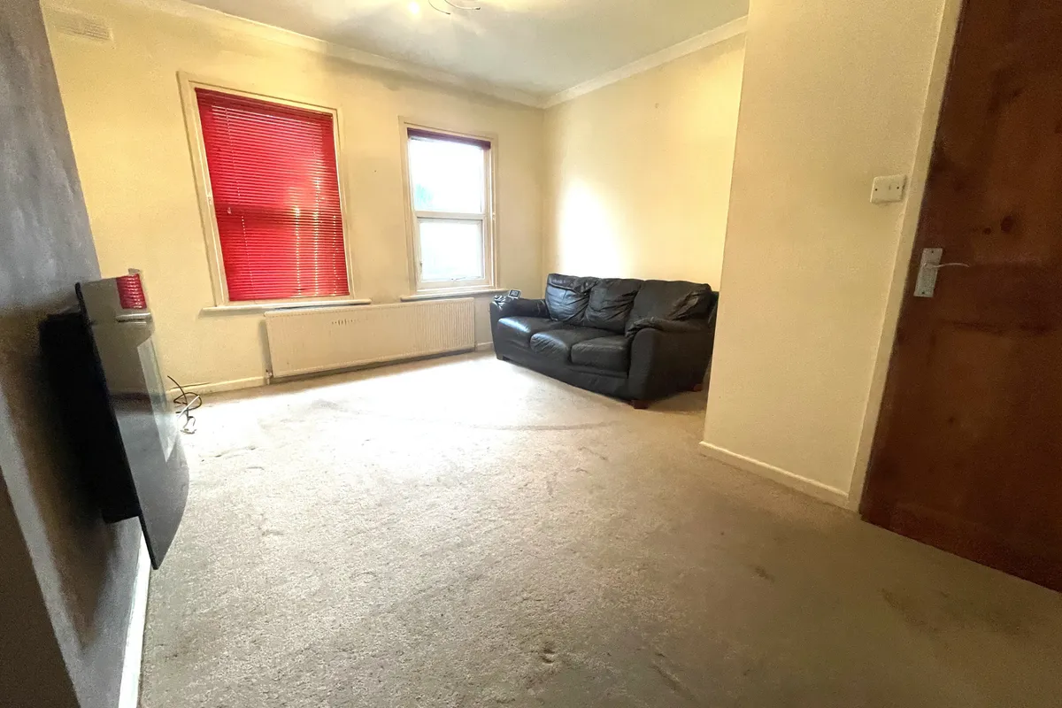 Flat Horseshoe Lane in Watford