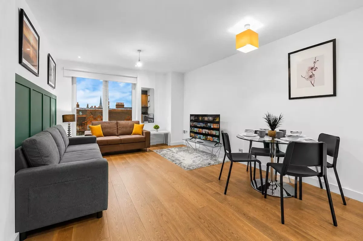 Flat Forge Square in Greater London