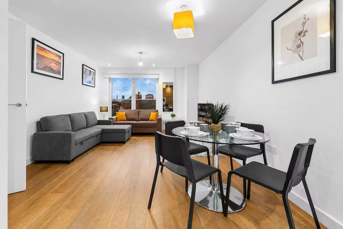 Flat Forge Square in Greater London