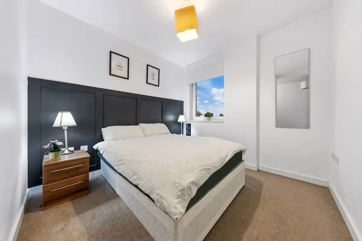 Flat Forge Square in Greater London