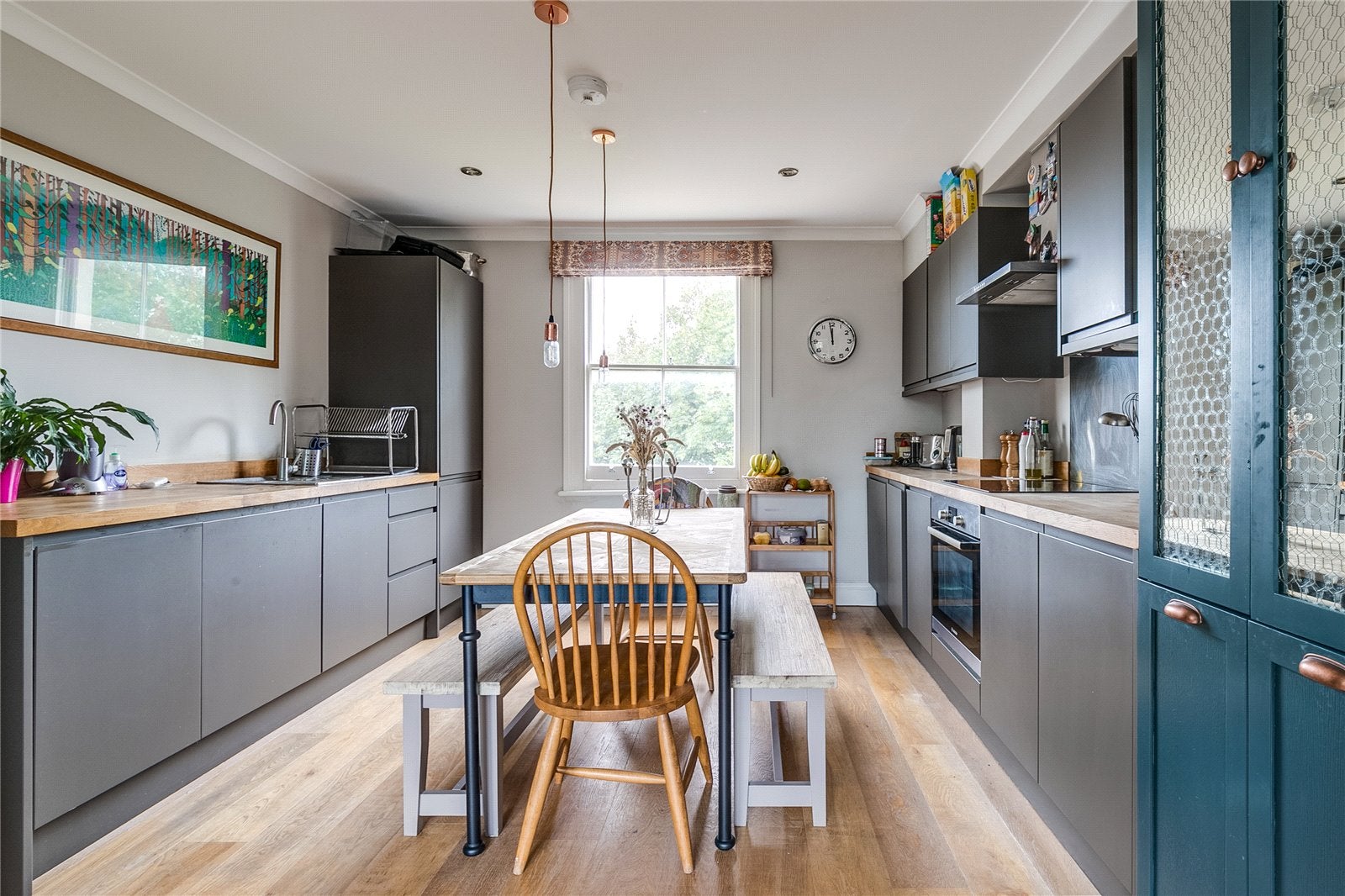 Flat Villa Road in Greater London