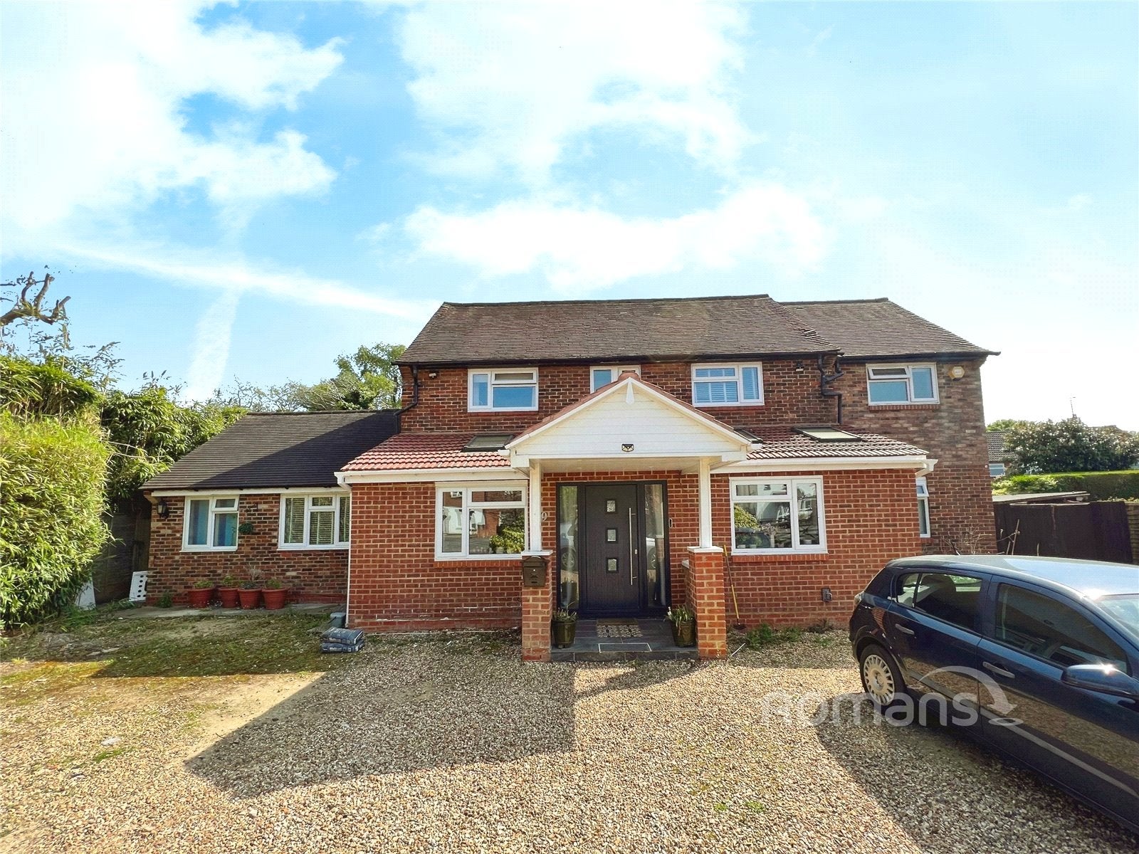 Room Hamesmoor Road in Surrey Heath