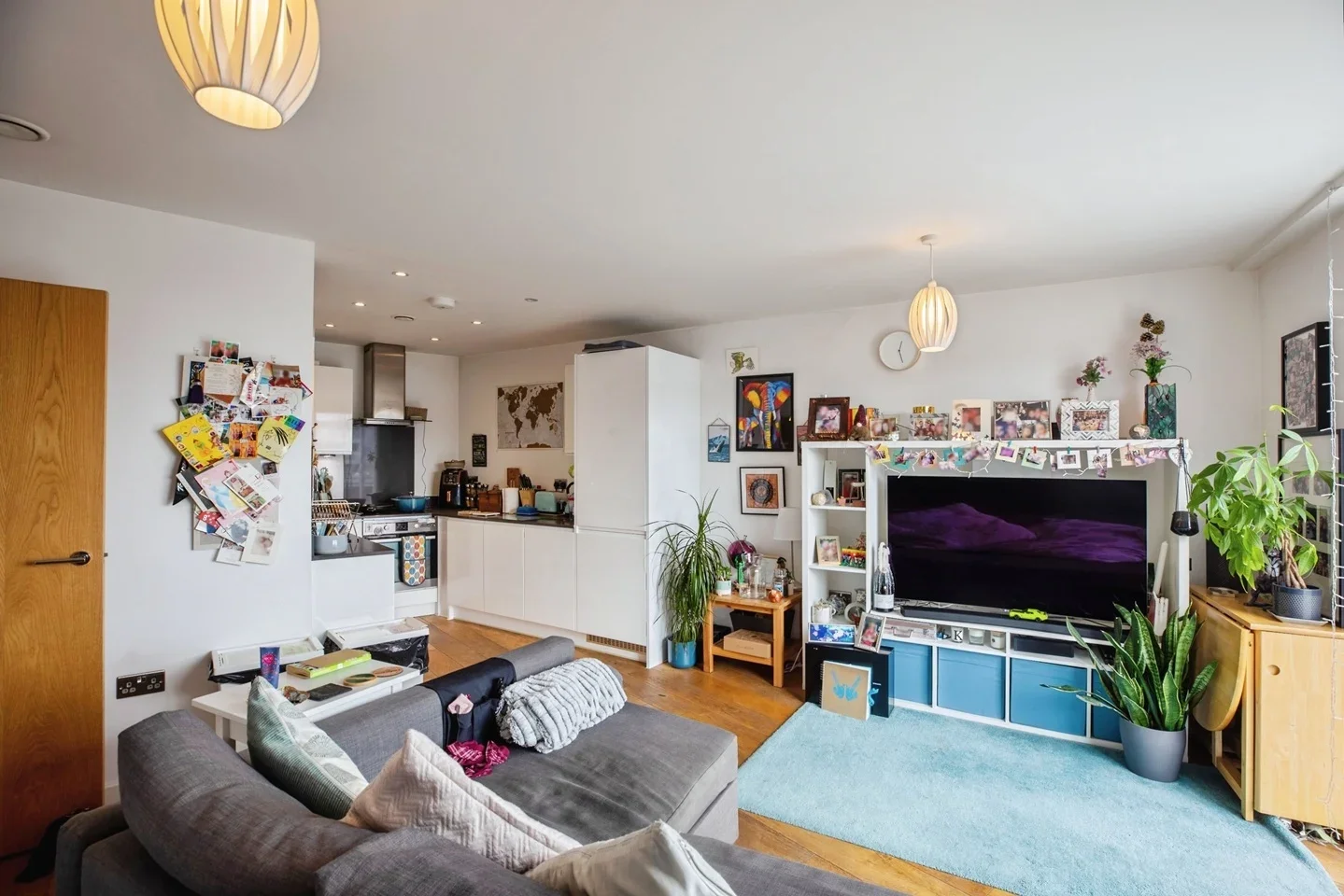 Flat Pelton Road in Greater London
