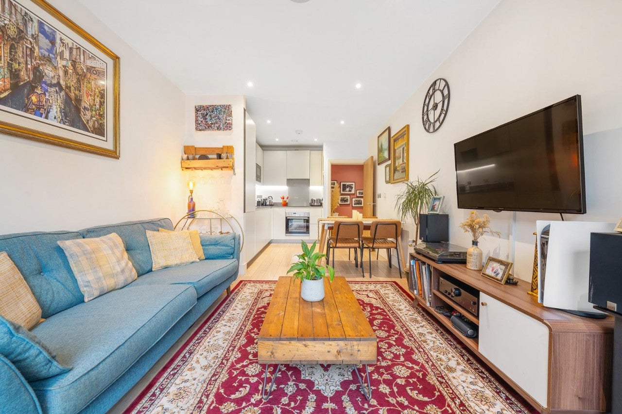 Flat Swaby Road in London