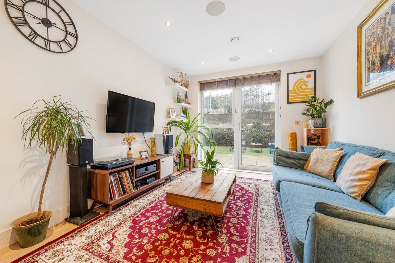Flat Swaby Road in London