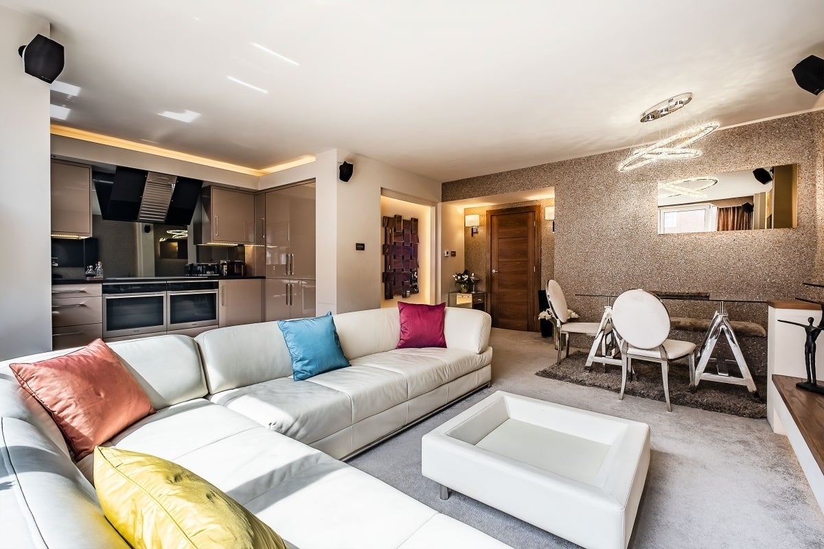 Flat Holbein Mews in Greater London