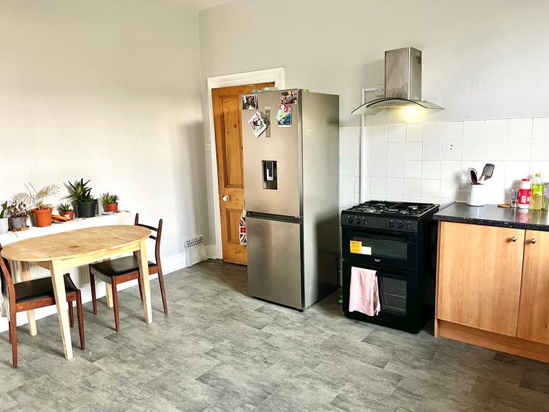 Flat Alma Vale Road in Bristol
