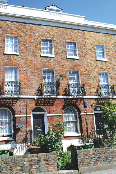 Flat Queen's Road in Greater London