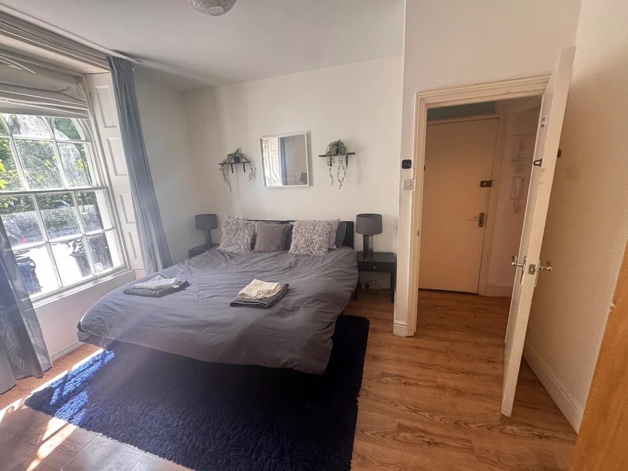 Flat Queen's Road in Greater London