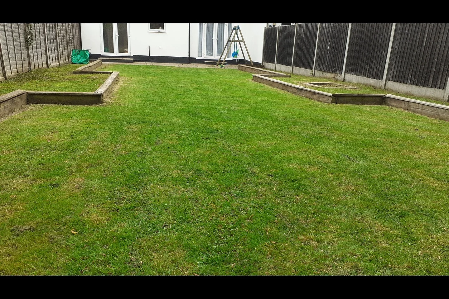 House Briarwood Drive in Greater London