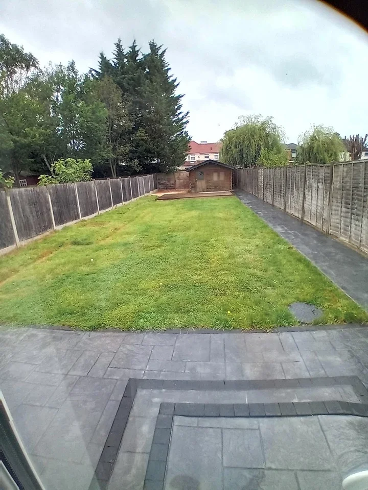 House Briarwood Drive in Greater London