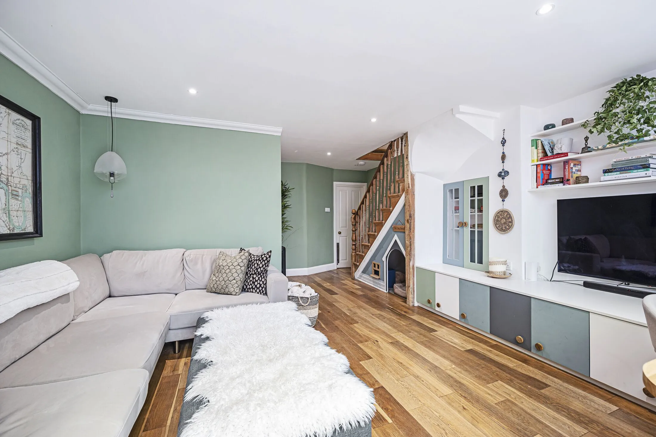 Flat Lucerne Road in Greater London