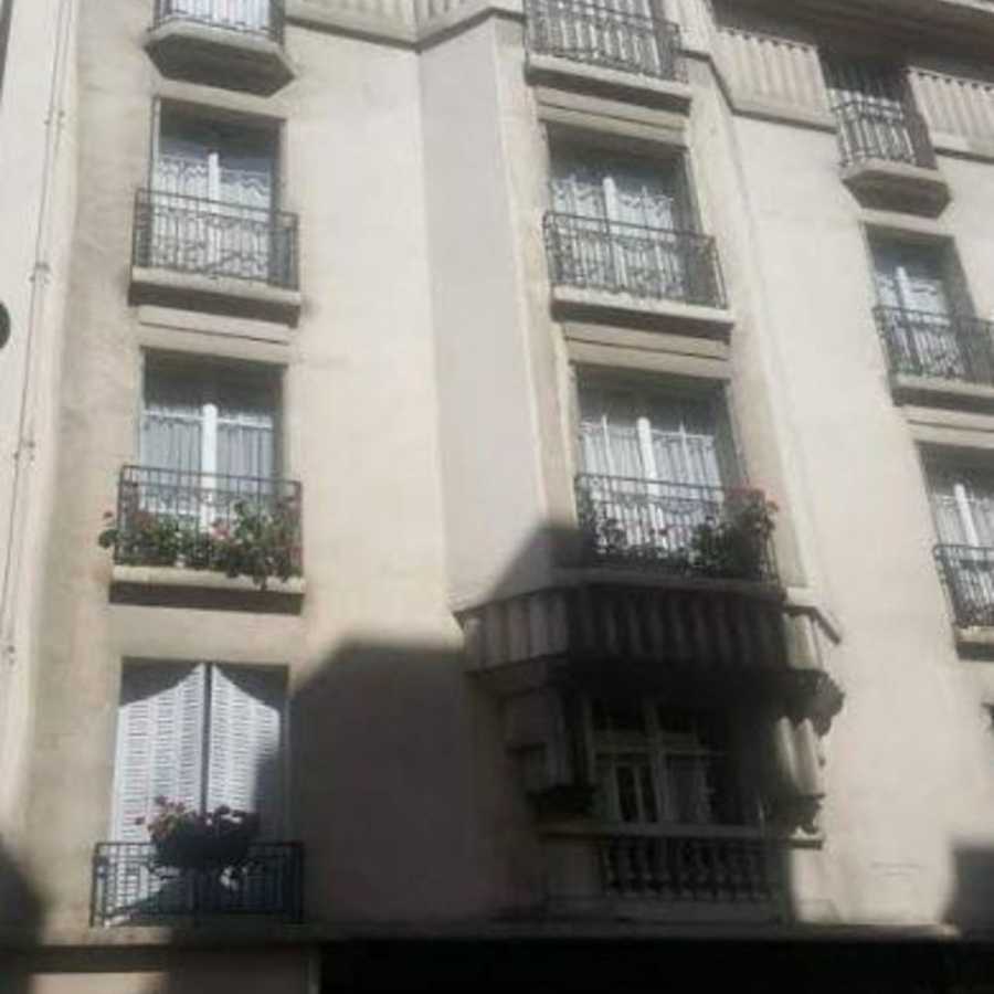 Room Rue Cardinet in Paris
