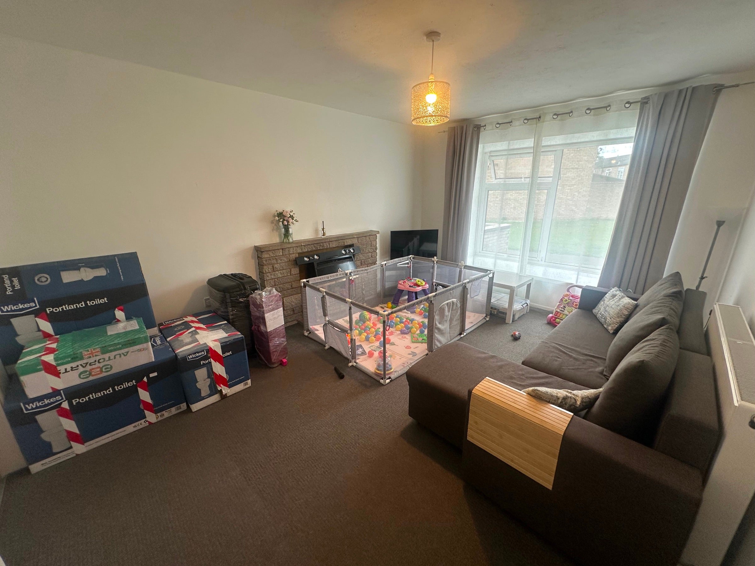 House Mayfield Close in Royal Leamington Spa