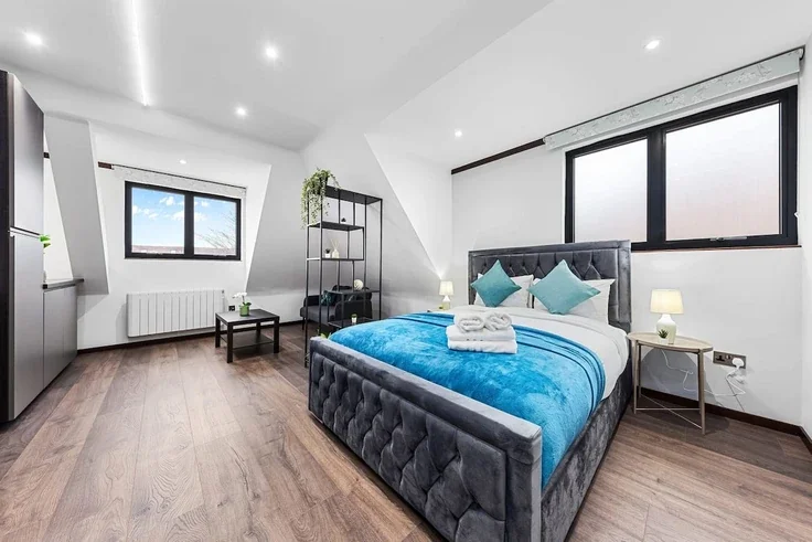 Flat Woodstock Road in Greater London