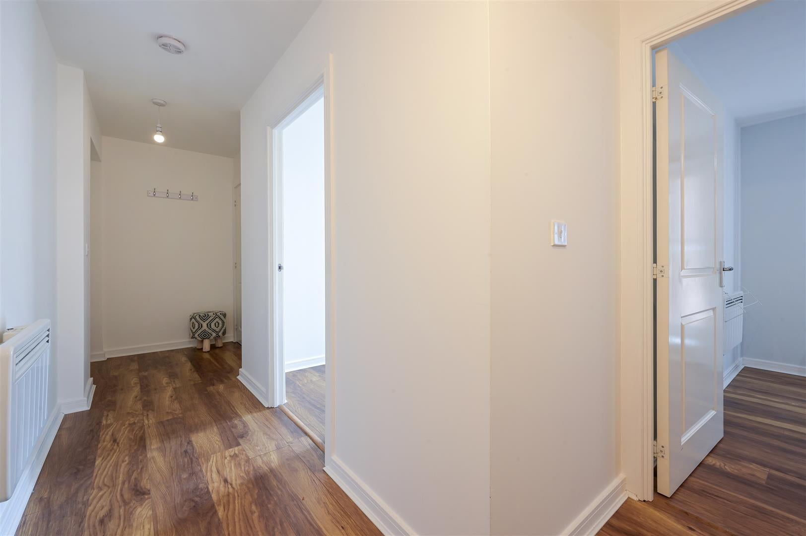 Flat Schoolgate Drive in Greater London