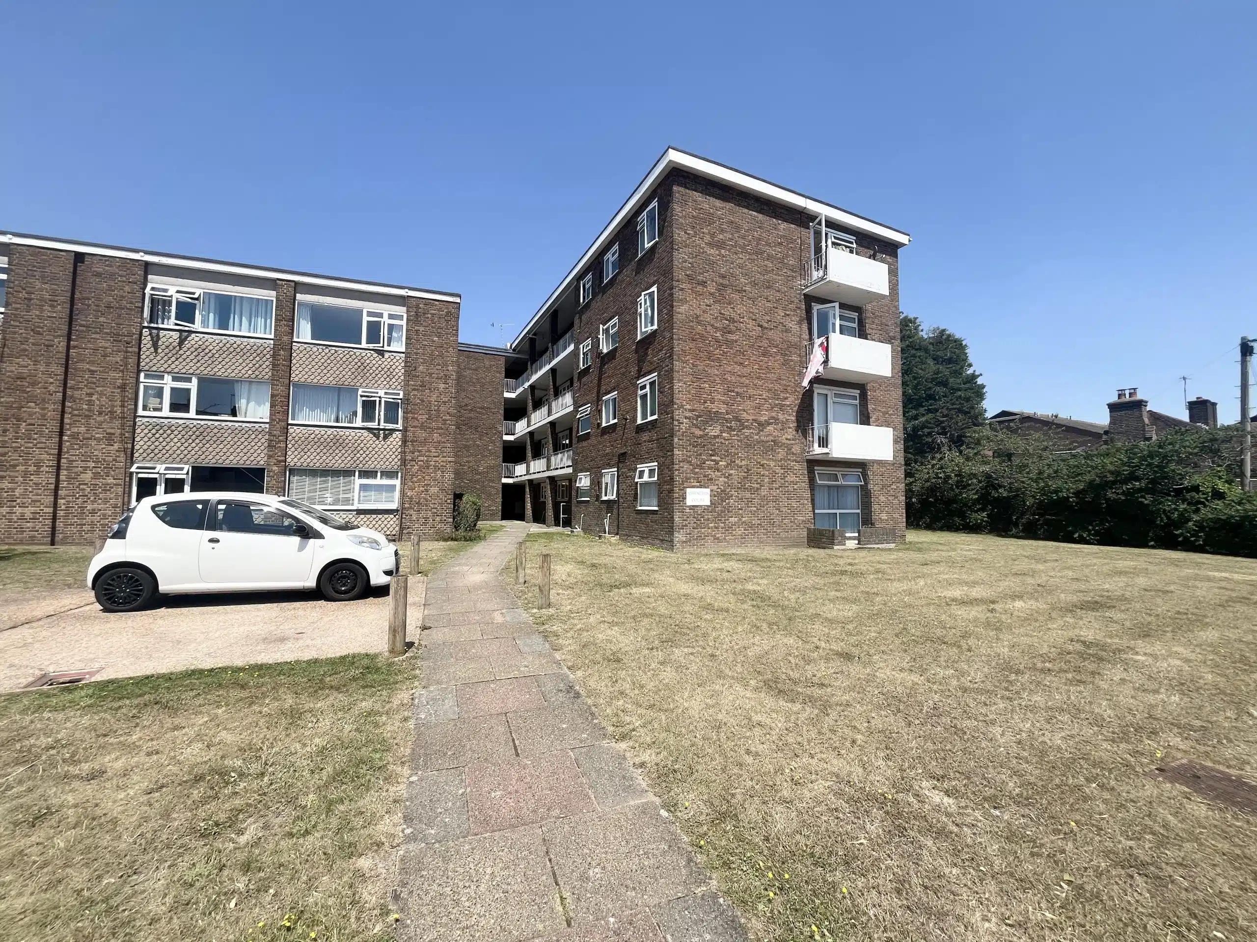 Flat Broadwater Street East in Worthing