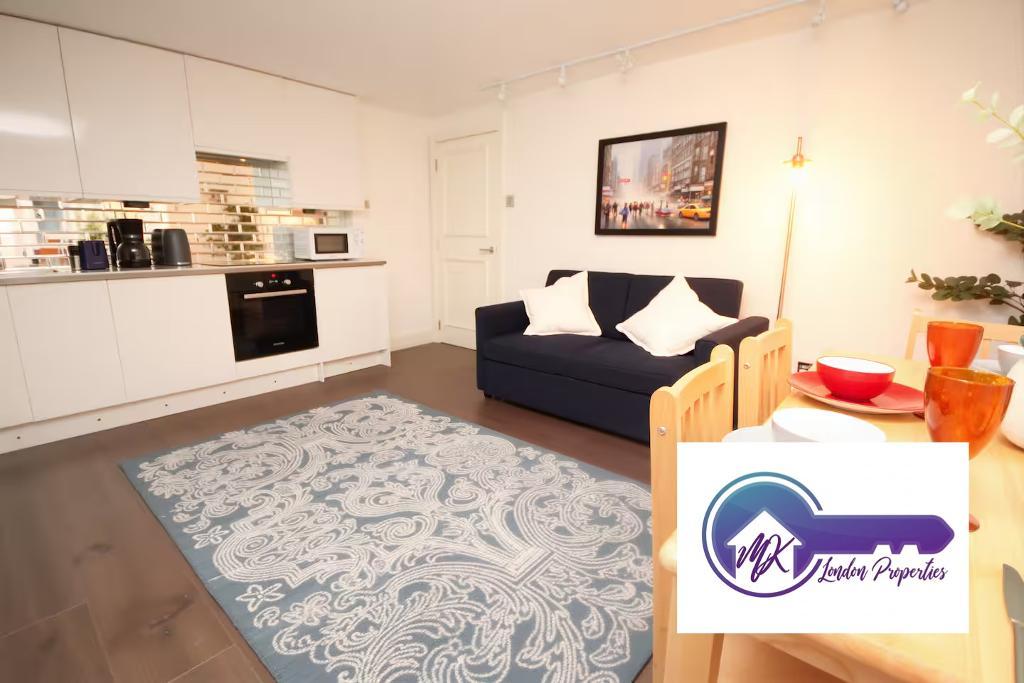 Flat Hugh Street in City of Westminster