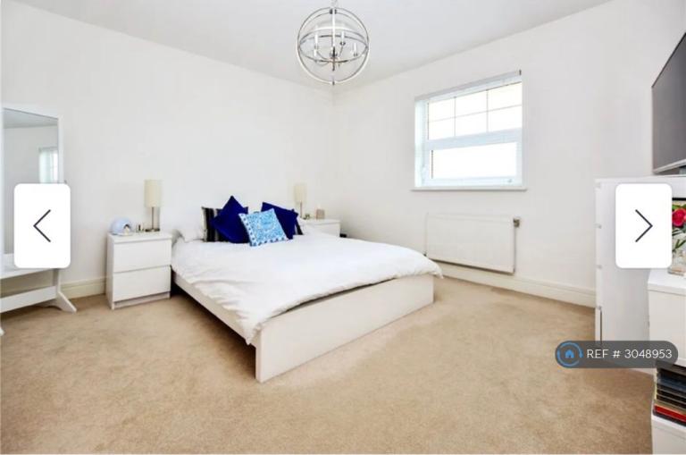 Flat Blendon Road in Greater London