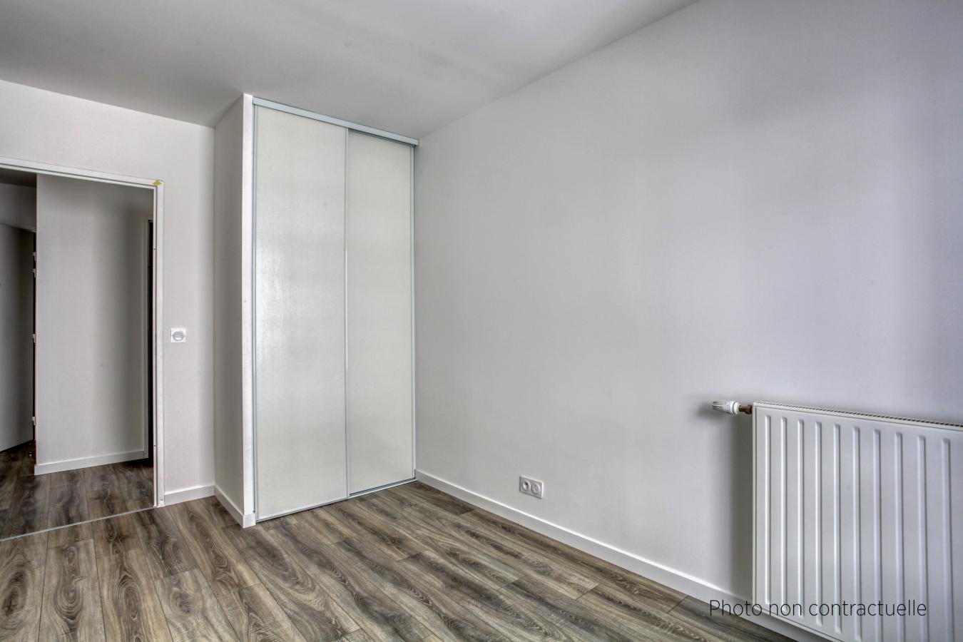 Flat Place Colette Lepage in Montreuil