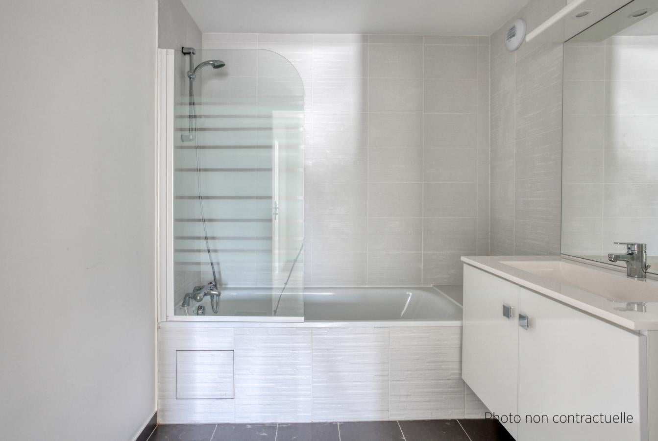 Flat Place Colette Lepage in Montreuil