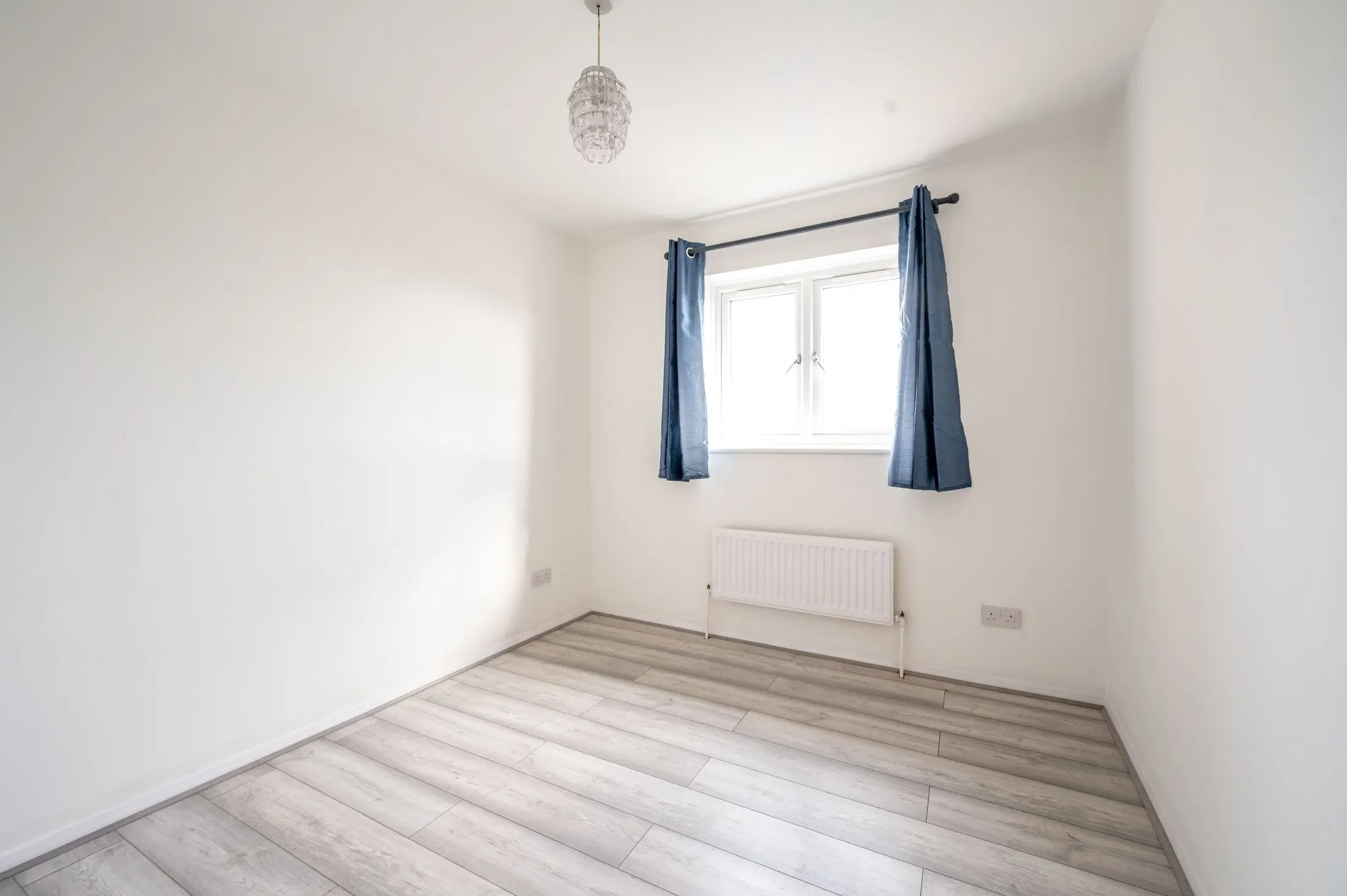 Flat Chobham Road in Greater London