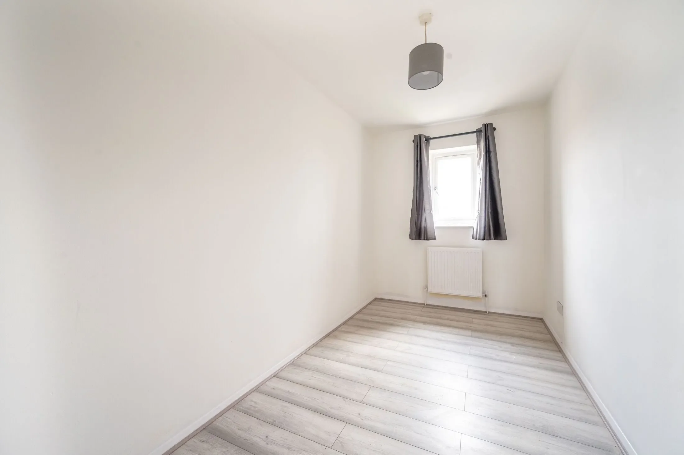 Flat Chobham Road in Greater London