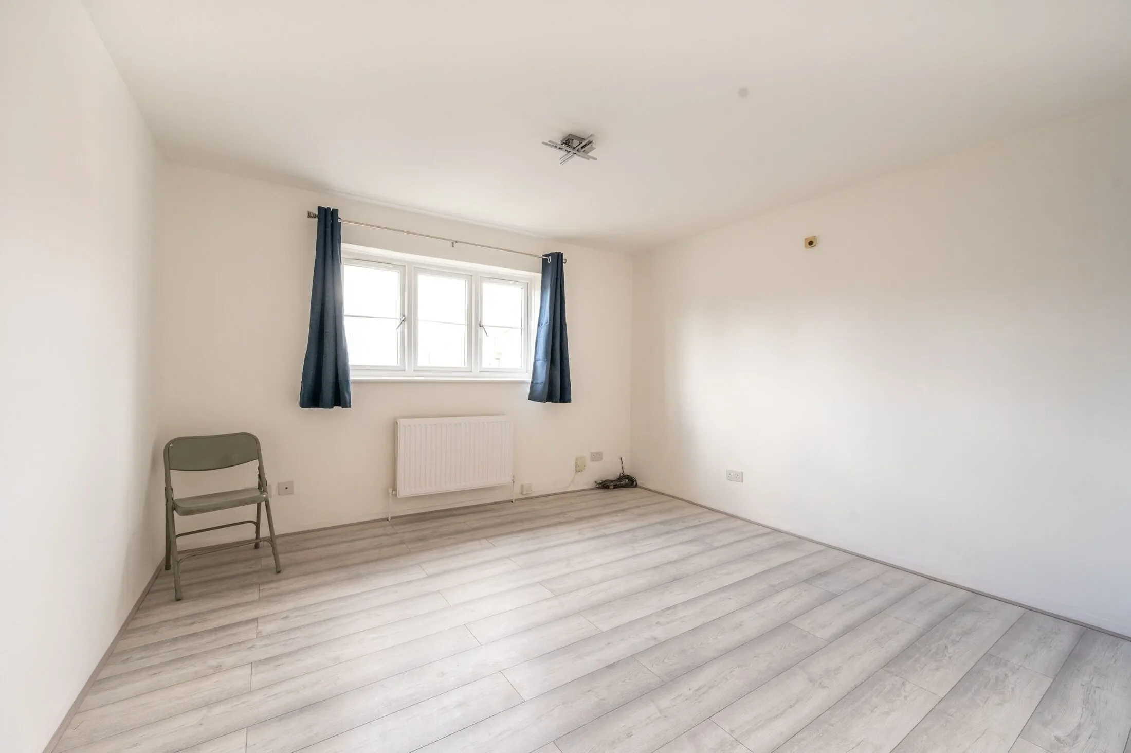 Flat Chobham Road in Greater London