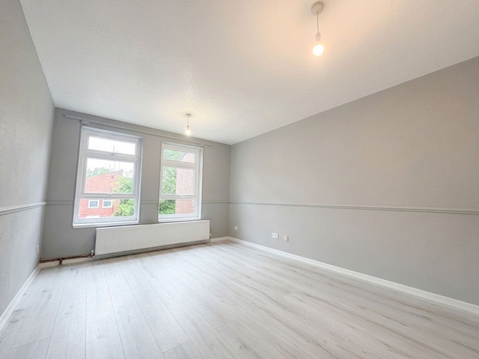 Flat Lupin Close in Greater London