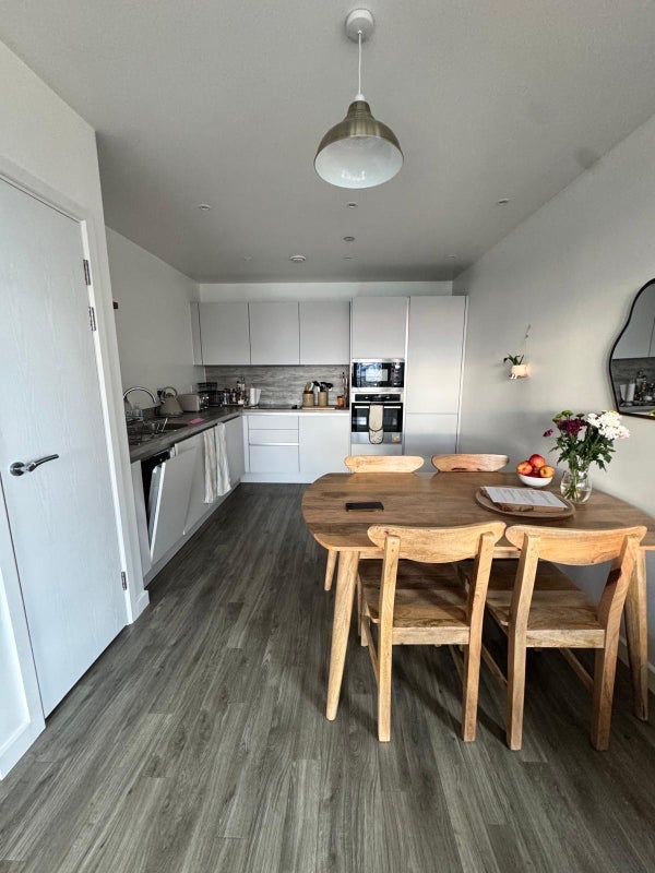 Room Bailey Street in Greater London