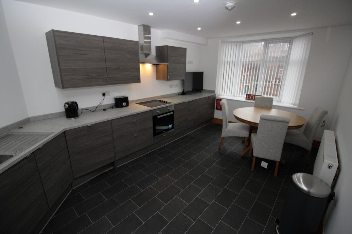 Room Fulwood Road in Liverpool