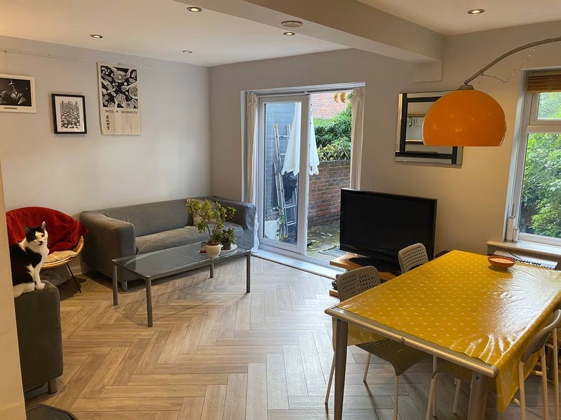 Room Mary Ann Gardens in Greater London