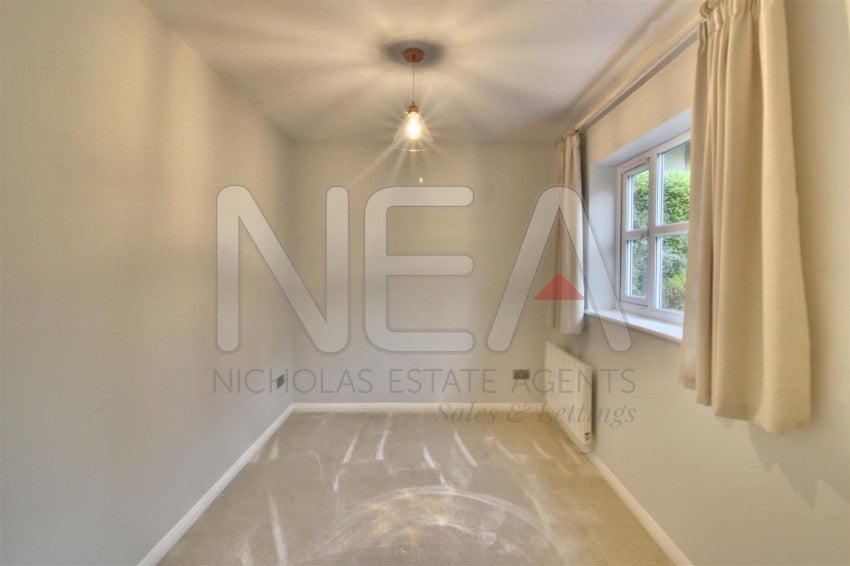 Flat Balmore Park in Reading