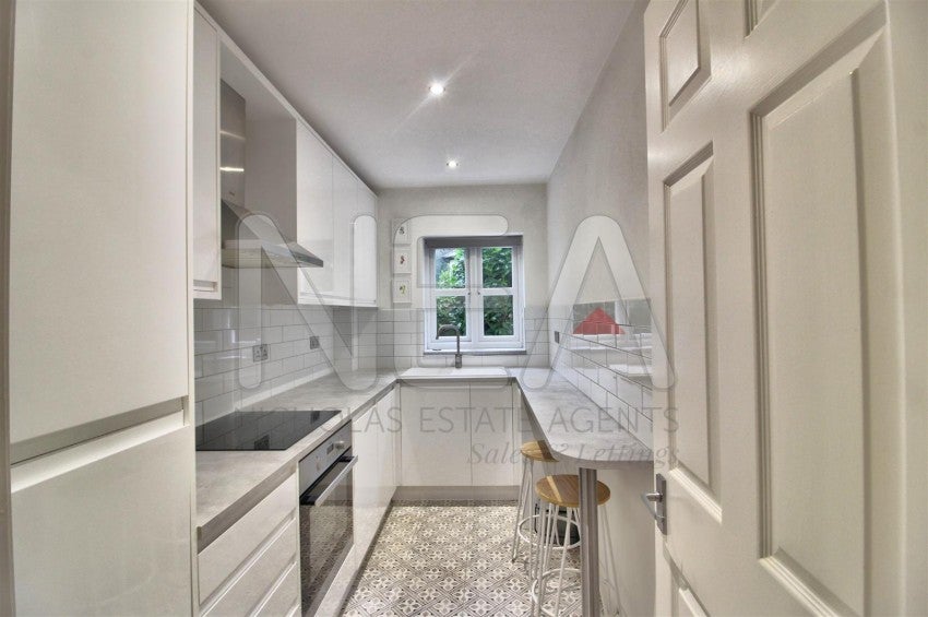 Flat Balmore Park in Reading