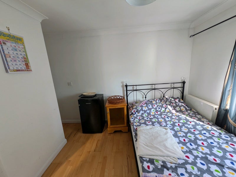 Room Mulberry Drive in Slough