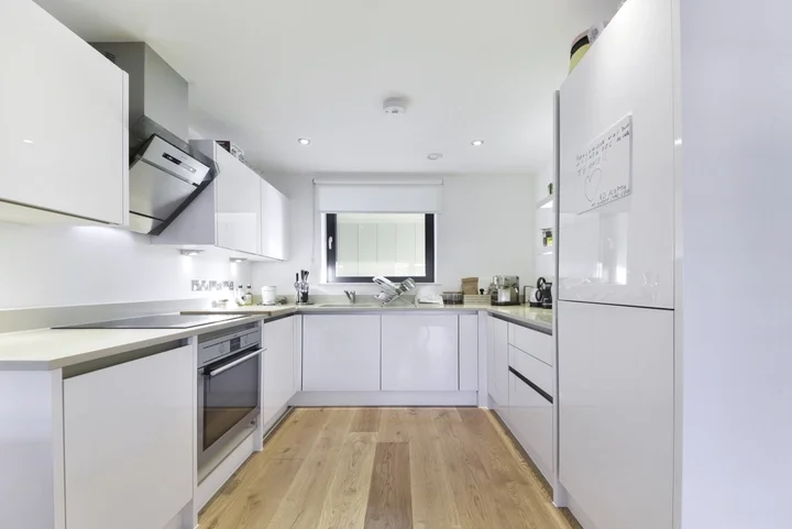 Flat Bow Common Lane in Greater London