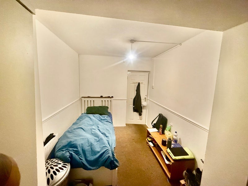 Room Mountfield Road in Greater London