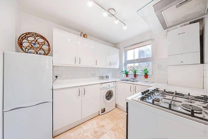 Room Heath Road in Greater London