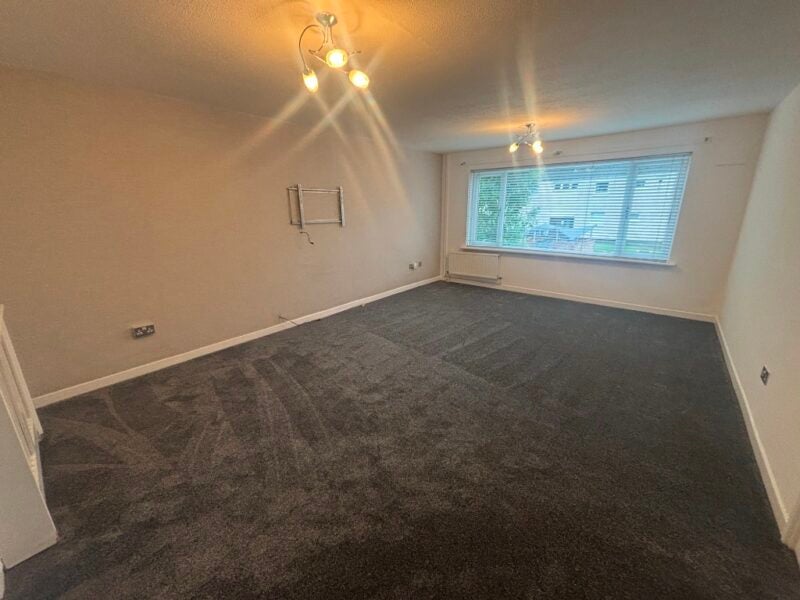 Flat Drumlaken Street in Glasgow
