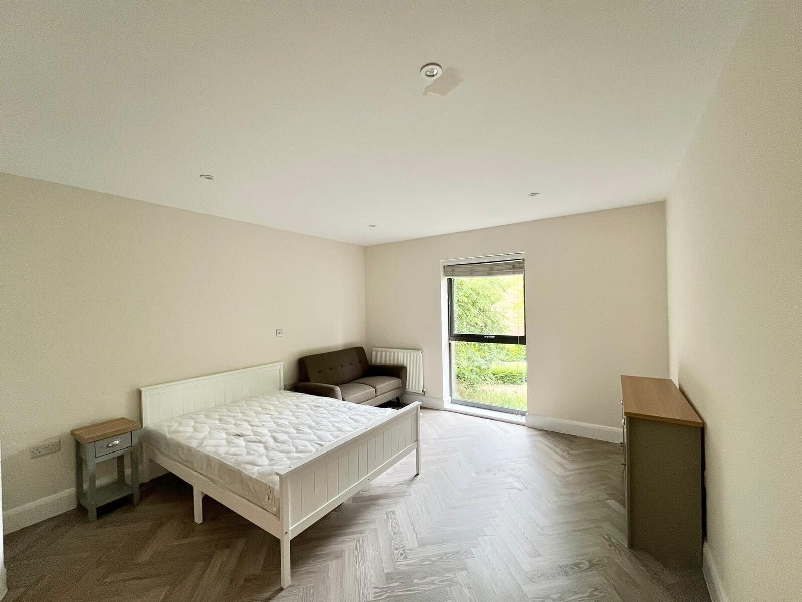 Flat H8 Standing Way in Milton Keynes