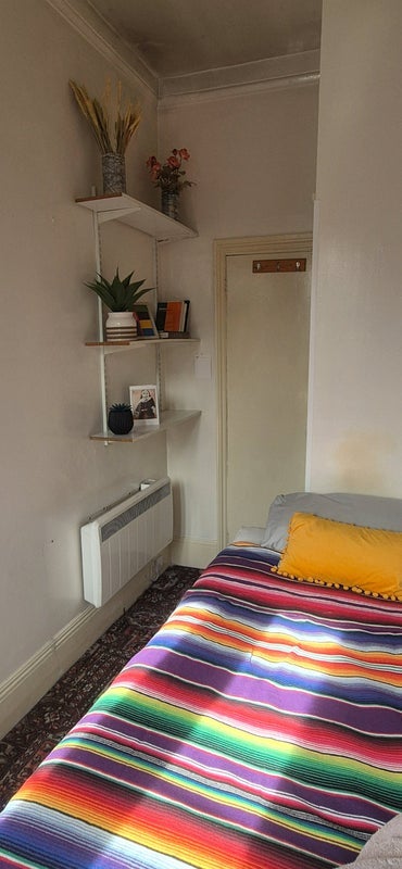 Room Hartismere Road in Greater London