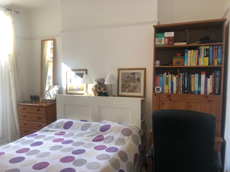 Room Woodriffe Road in Greater London