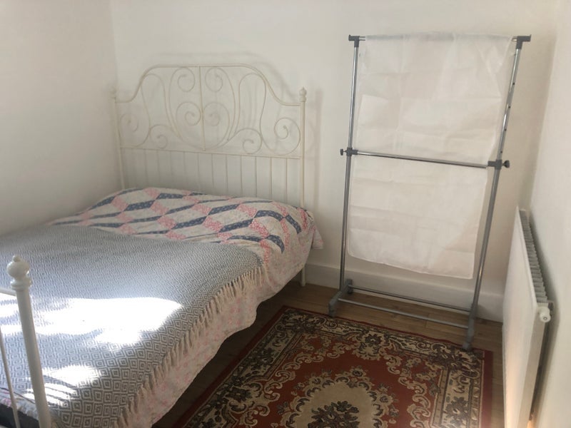 Room Woodriffe Road in Greater London